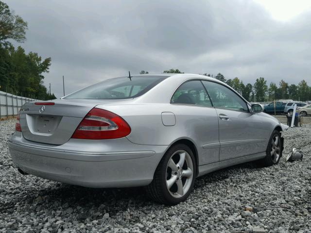 WDBTJ65J95F133812 - 2005 MERCEDES-BENZ CLK 320C SILVER photo 4