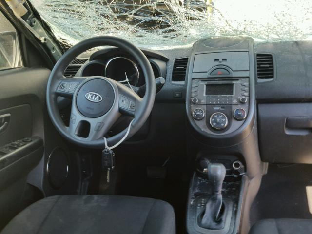 KNDJT2A29B7345724 - 2011 KIA SOUL + BLUE photo 9
