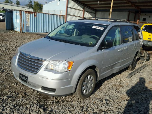 2A4RR4DE3AR344272 - 2010 CHRYSLER TOWN & COU SILVER photo 2