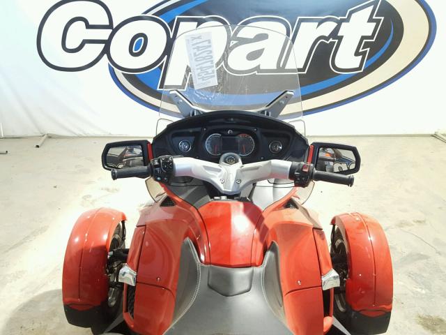 2BXJBHC1XBV000525 - 2011 CAN-AM SPYDER ROA RED photo 5