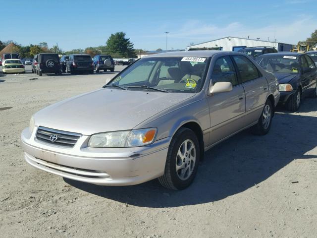 4T1BF22K9YU113589 - 2000 TOYOTA CAMRY LE BEIGE photo 2