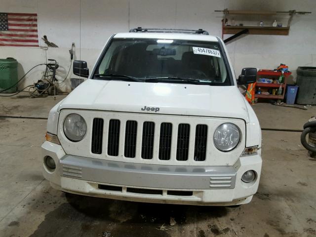 1J8FF48W87D393881 - 2007 JEEP PATRIOT LI WHITE photo 9