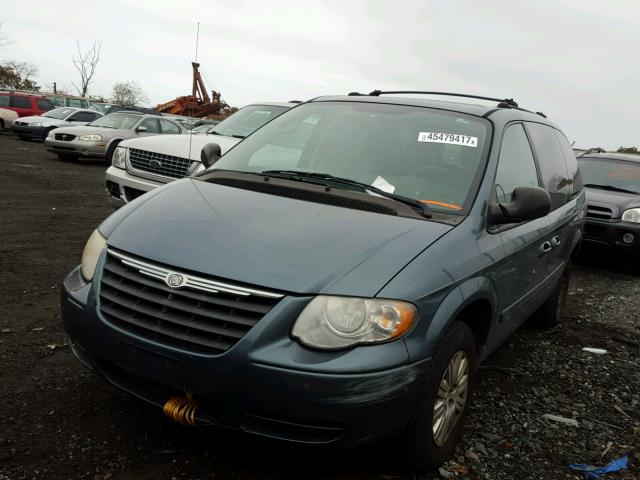 2A4GP44R96R604438 - 2006 CHRYSLER TOWN & COU GREEN photo 2