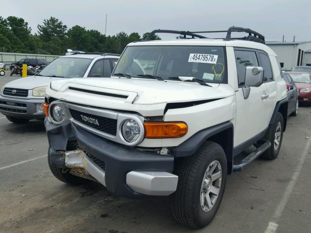 JTEBU4BF9EK207239 - 2014 TOYOTA FJ CRUISER WHITE photo 2