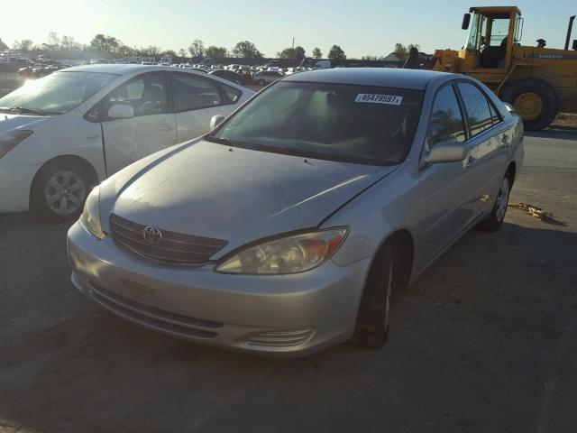 4T1BE32K23U663041 - 2003 TOYOTA CAMRY GRAY photo 2