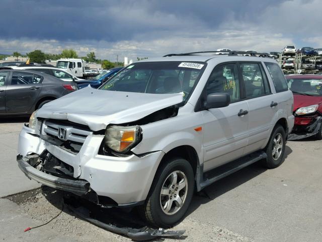 5FNYF28136B038214 - 2006 HONDA PILOT LX SILVER photo 2