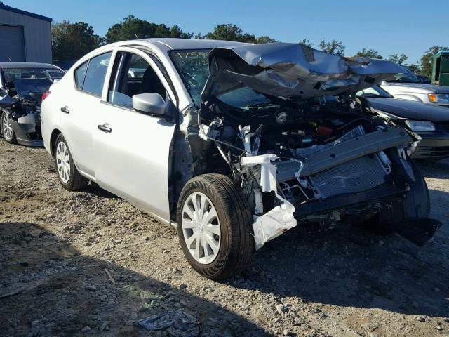 3N1CN7AP9HL881494 - 2017 NISSAN VERSA S SILVER photo 1