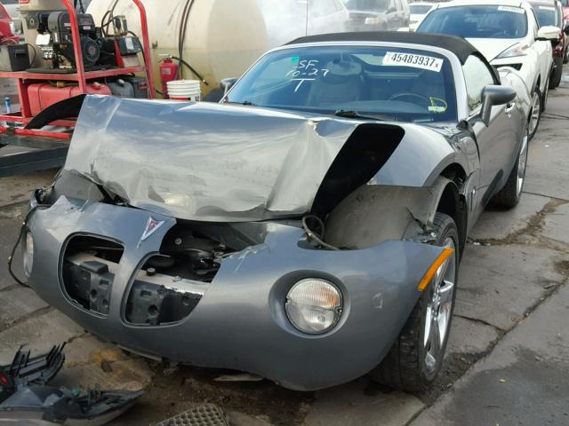 1G2MC35B48Y111818 - 2008 PONTIAC SOLSTICE GRAY photo 2