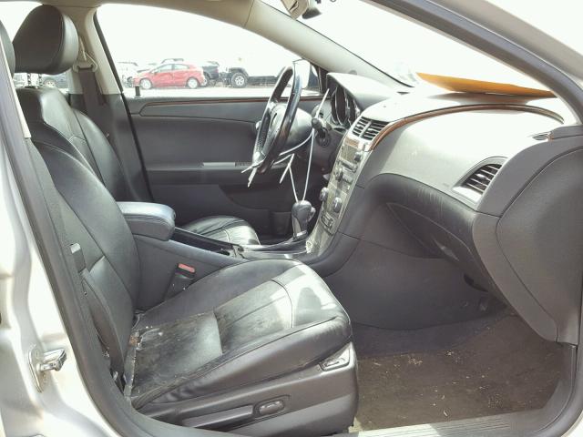1G1ZE5E09CF264388 - 2012 CHEVROLET MALIBU LTZ 银色 照片 5