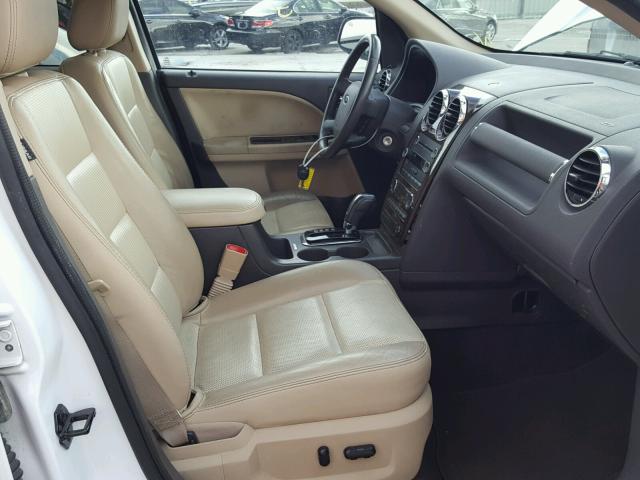 1FMDK07W68GA35937 - 2008 FORD TAURUS X E WHITE photo 5