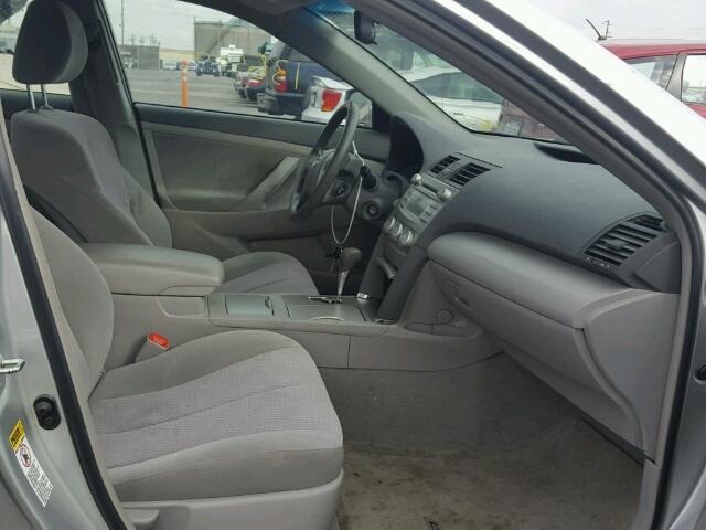 4T4BF3EK5AR013504 - 2010 TOYOTA CAMRY BASE SILVER photo 5