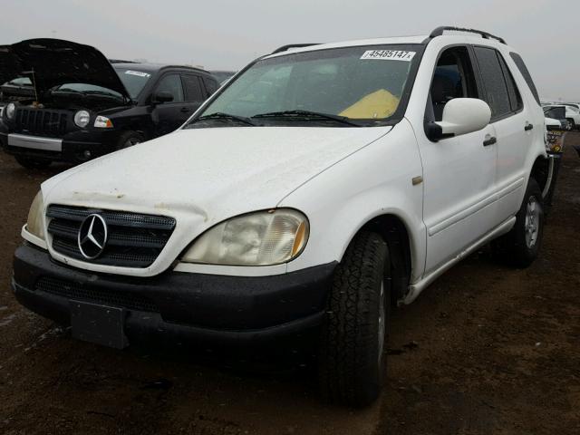 4JGAB54E8YA158489 - 2000 MERCEDES-BENZ ML WHITE photo 2