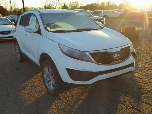 KNDPB3A27B7093670 - 2011 KIA SPORTAGE L WHITE photo 1