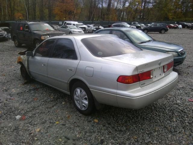 JT2BG22K1Y0521330 - 2000 TOYOTA CAMRY SILVER photo 3