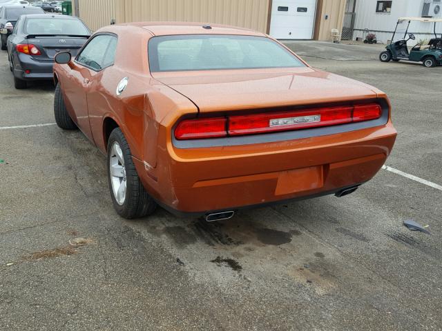 2B3CJ4DG2BH602925 - 2011 DODGE CHALLENGER ORANGE photo 3