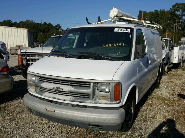 1GCFG25W5Y1229567 - 2000 CHEVROLET EXPRESS G2 WHITE photo 2