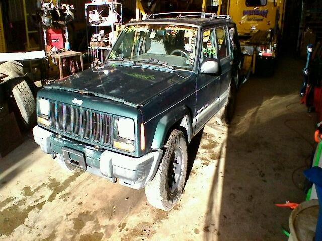 1J4FF68S8XL668522 - 1999 JEEP CHEROKEE S GREEN photo 2