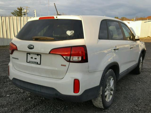 5XYKT3A63FG661447 - 2015 KIA SORENTO LX WHITE photo 4