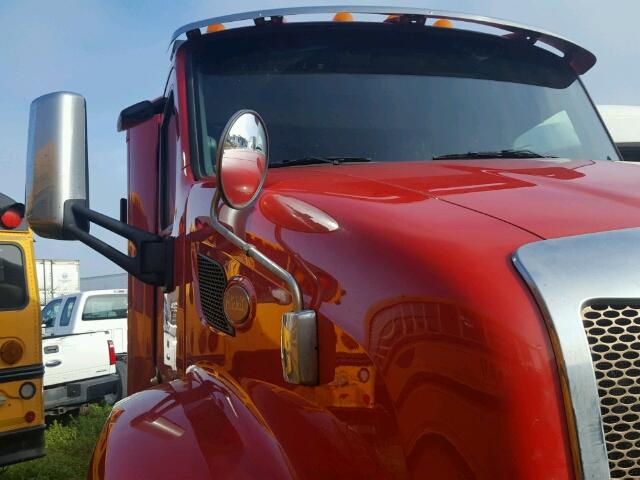 1XPBDP9X3FD265498 - 2015 PETERBILT 579 RED photo 1