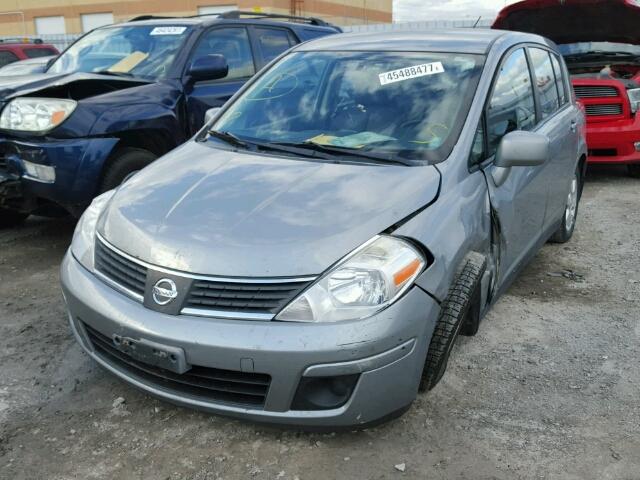 3N1BC13E28L381770 - 2008 NISSAN VERSA S SILVER photo 2