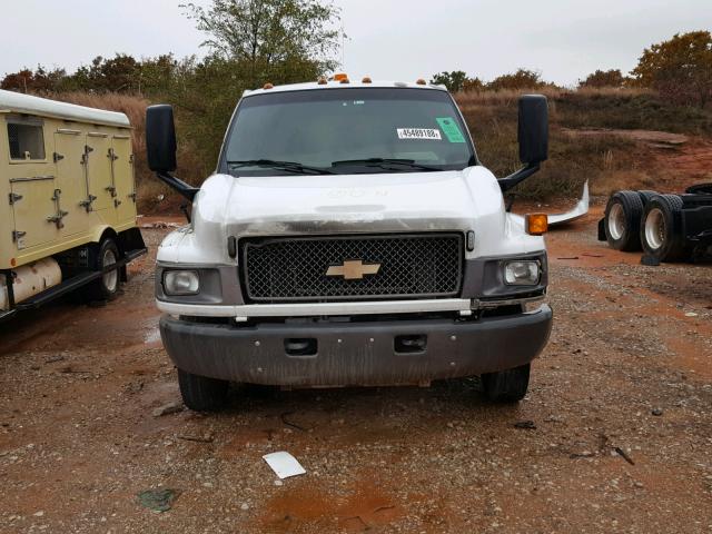 1GBE4E1E44F511266 - 2004 CHEVROLET C4500 C4E0 WHITE photo 9