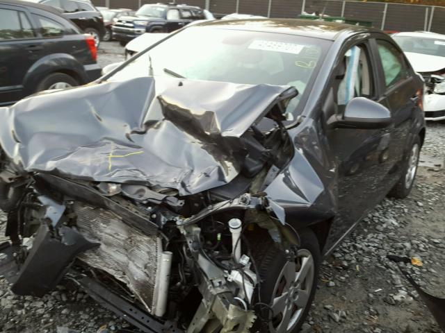 1G1JA5SH8D4193193 - 2013 CHEVROLET SONIC LS 灰色 照片 2