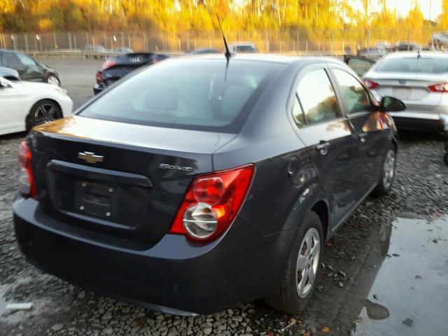 1G1JA5SH8D4193193 - 2013 CHEVROLET SONIC LS 灰色 照片 4