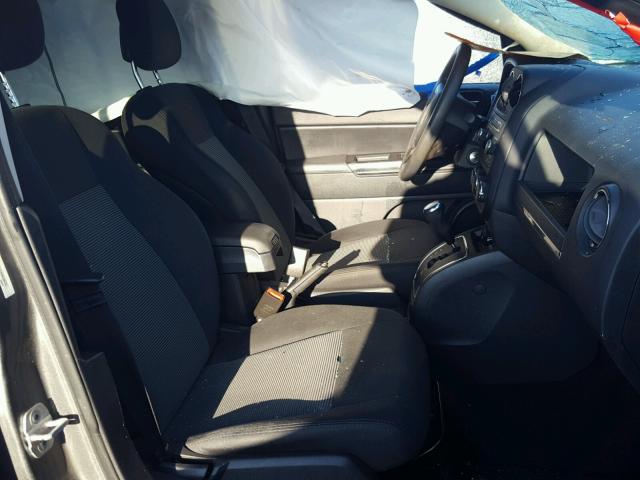 1J4NT1FAXBD285797 - 2011 JEEP COMPASS SP 灰色 照片 5