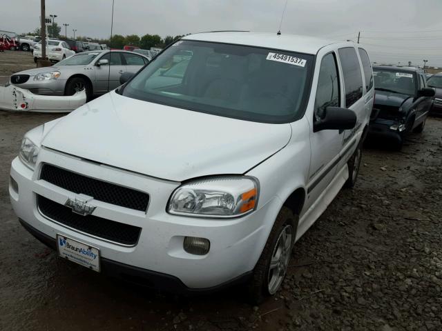 1GBDV13WX8D211451 - 2008 CHEVROLET UPLANDER I WHITE photo 2