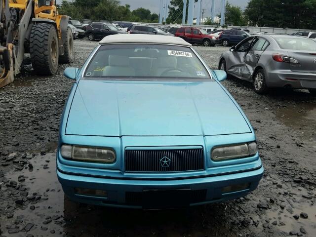 1C3XU453XPF610111 - 1993 CHRYSLER LEBARON 蓝色 照片 9