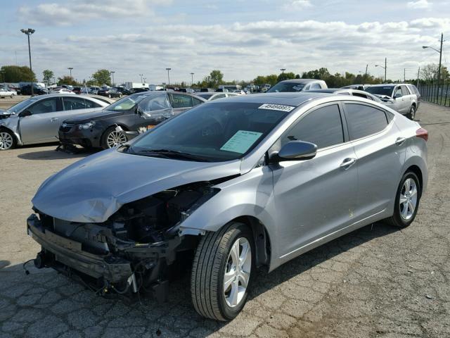 5NPDH4AE3GH753157 - 2016 HYUNDAI ELANTRA SE SILVER photo 2