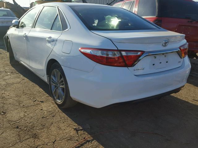 4T1BF1FK4FU063251 - 2015 TOYOTA CAMRY LE WHITE photo 3