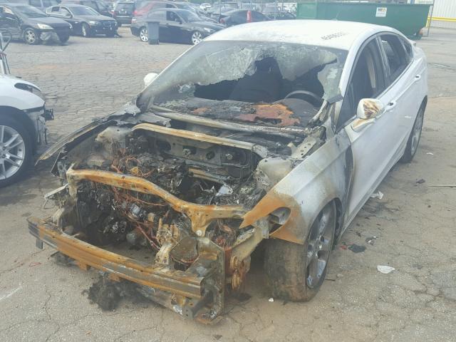 3FA6P0HR4DR219838 - 2013 FORD FUSION SE WHITE photo 2