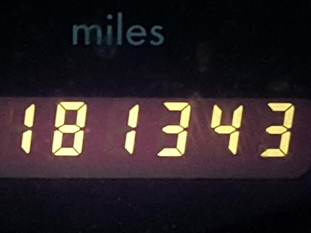 4JGAB72E4YA168273 - 2000 MERCEDES-BENZ ML 430 Schwarz Foto 8