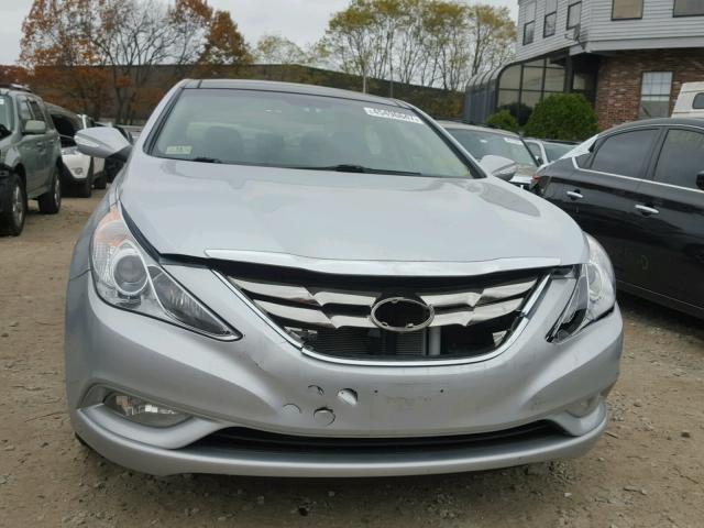 5NPEC4AB9CH480776 - 2012 HYUNDAI SONATA SILVER photo 9