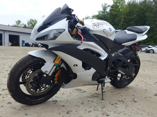 JYARJ16EXFA034555 - 2015 YAMAHA YZFR6 WHITE photo 2