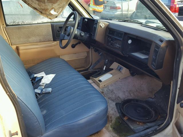 1CKGT18R8H8512841 - 1987 GMC JIMMY TAN photo 5