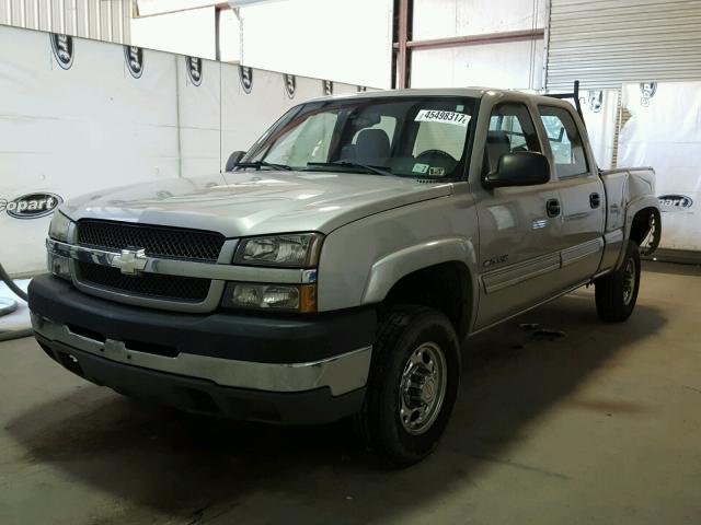 1GCHK23U94F256468 - 2004 CHEVROLET SILVERADO SILVER photo 2