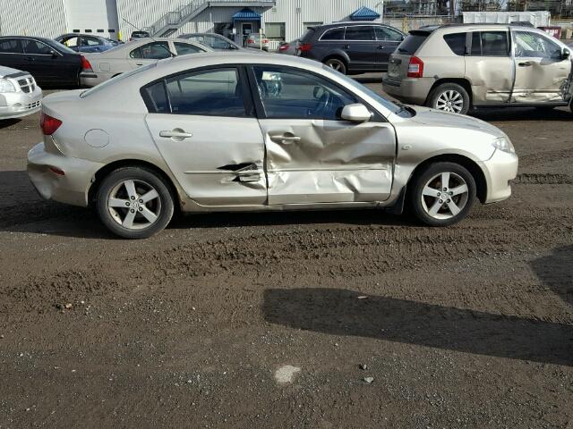 JM1BK12F661409343 - 2006 MAZDA 3 I BEIGE photo 9