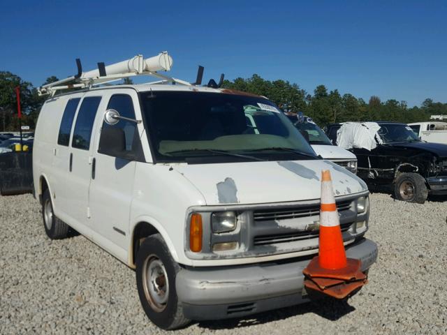 1GCFG25W321102923 - 2002 CHEVROLET EXPRESS G2 WHITE photo 1