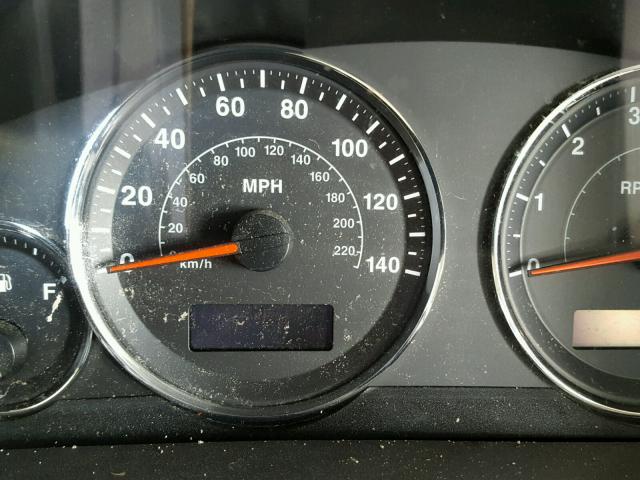 1J8HH58267C550724 - 2007 JEEP COMMANDER GOLD photo 8