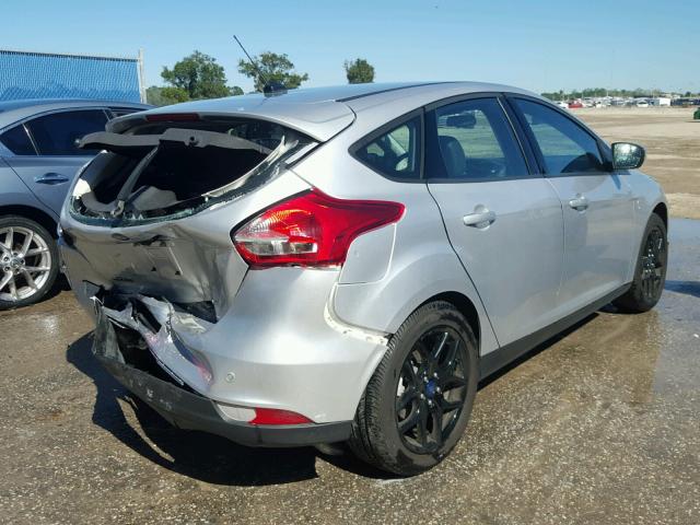 1FADP3K25GL330390 - 2016 FORD FOCUS SE SILVER photo 4