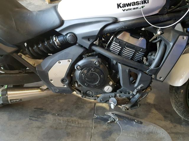 JKAENEA12FDA02312 - 2015 KAWASAKI EN650 A Weiß Foto 7