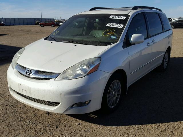 5TDYK4CC4AS325677 - 2010 TOYOTA SIENNA XLE WHITE photo 2