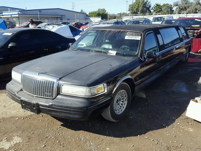 1LNLM81WXVY699659 - 1997 LINCOLN TOWN CAR BLACK photo 2