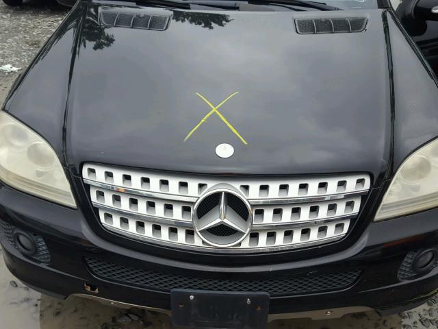 4JGBB75E76A029462 - 2006 MERCEDES-BENZ ML 500 BLACK photo 7