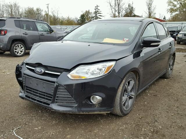 1FADP3K26EL450048 - 2014 FORD FOCUS SE BLACK photo 2