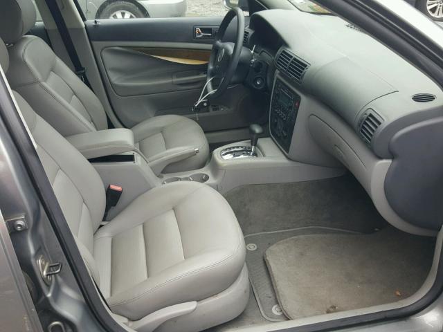 WVWAE63B95E061881 - 2005 VOLKSWAGEN PASSAT GLS SILVER photo 5