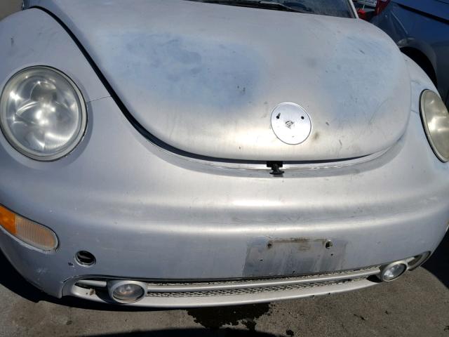 3VWCC21CXYM484712 - 2000 VOLKSWAGEN NEW BEETLE 银色 照片 9