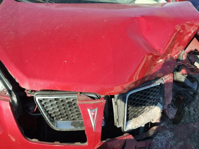 5Y2SP6E8XAZ420111 - 2010 PONTIAC VIBE RED photo 7